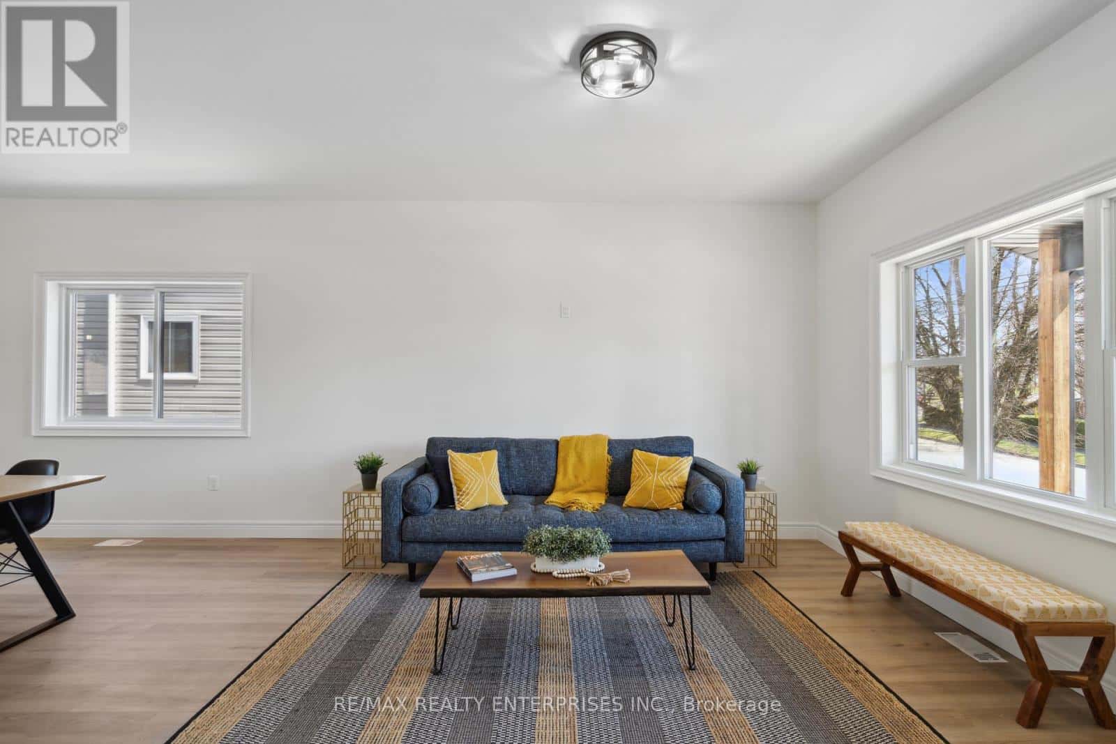 40 MCMASTER AVENUE — Welland (Welland Downtown), Ontario - Photo 4 of 30