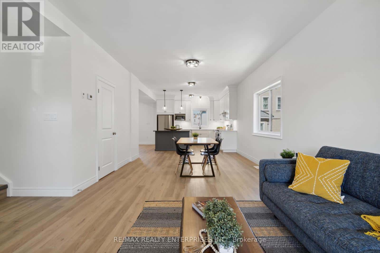 40 MCMASTER AVENUE — Welland (Welland Downtown), Ontario - Photo 5 of 30