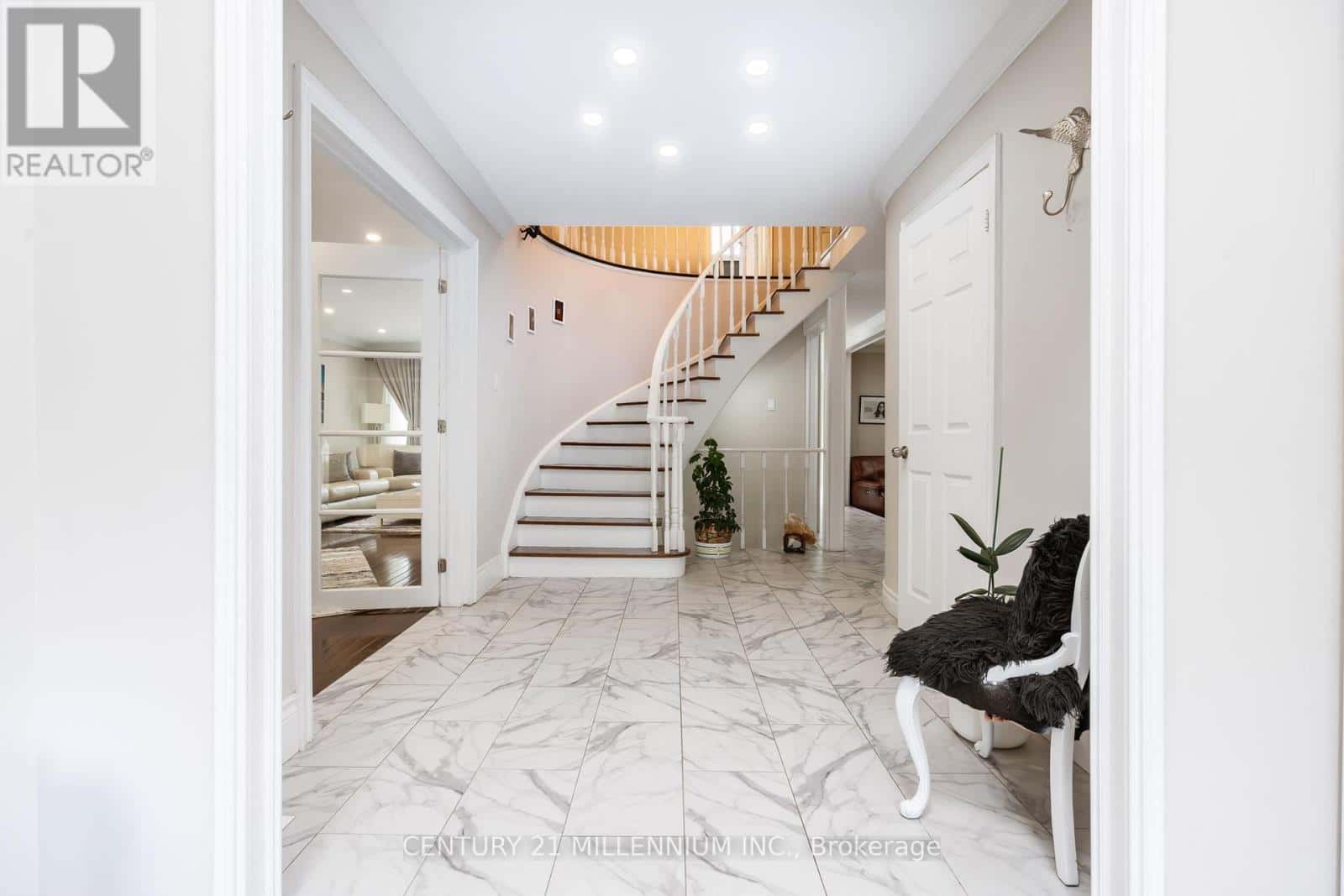 62 STARGELL DRIVE — Whitby (Pringle Creek), Ontario - Photo 4 of 42