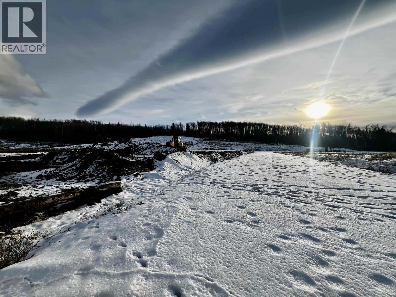 170-180 LANGLEY AVENUE — Fraser Lake, British Columbia - Photo 2 of 20