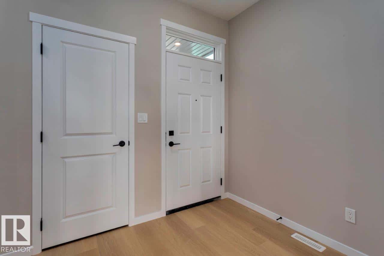 7113 51 AV — Beaumont, Alberta - Photo 5 of 36