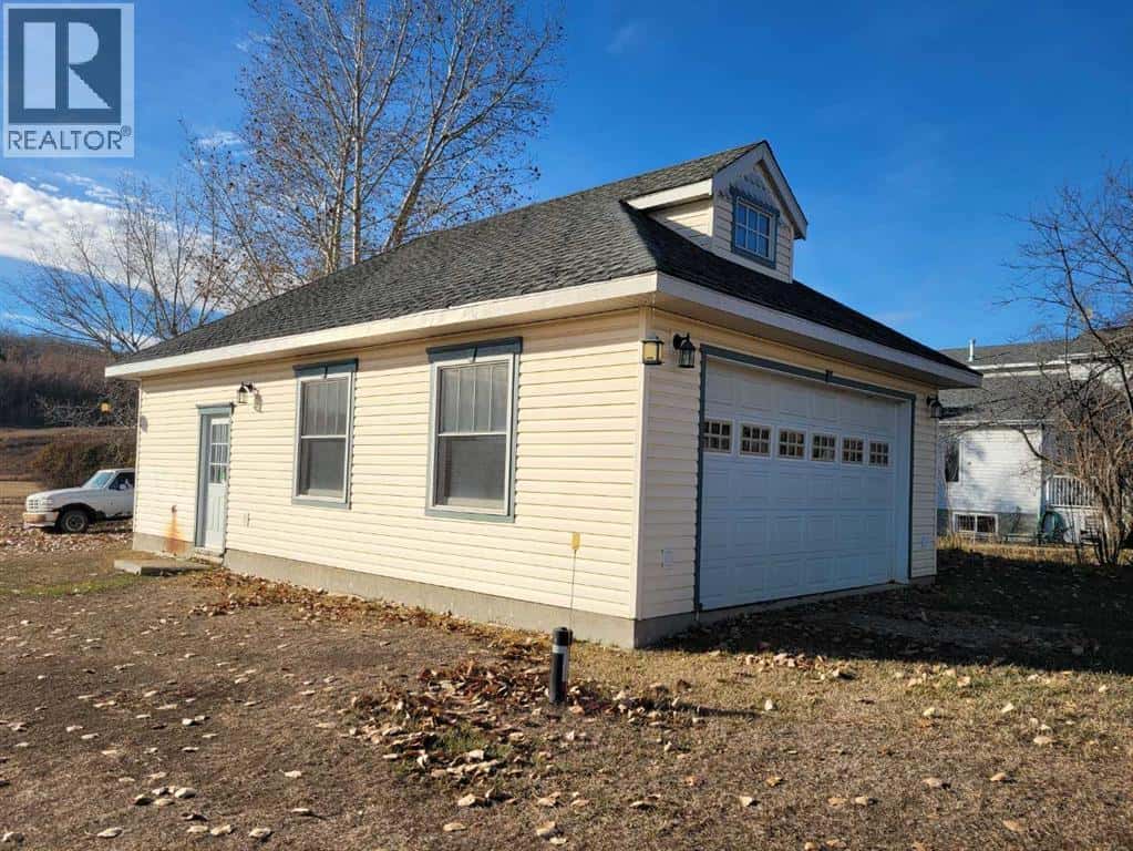 11806 78 Street — Peace River, Alberta - Photo 4 of 7