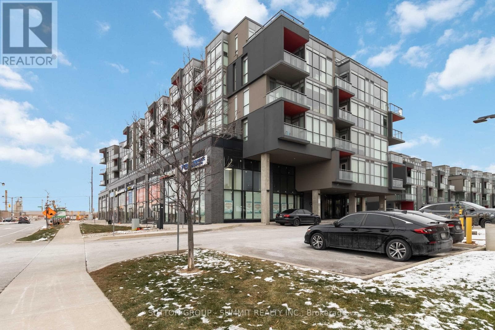 D422 - 5220 DUNDAS STREET — Burlington (Orchard), Ontario - Main photo