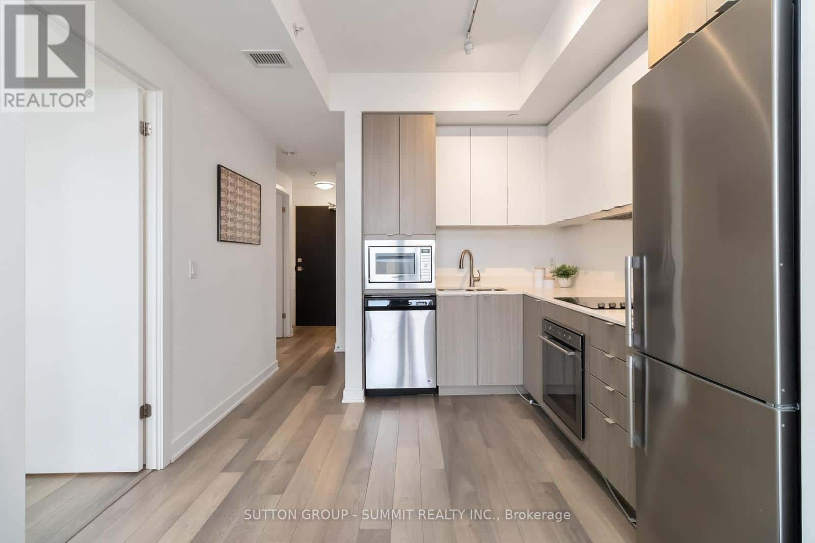 D422 - 5220 DUNDAS STREET — Burlington (Orchard), Ontario - Photo 4 of 25