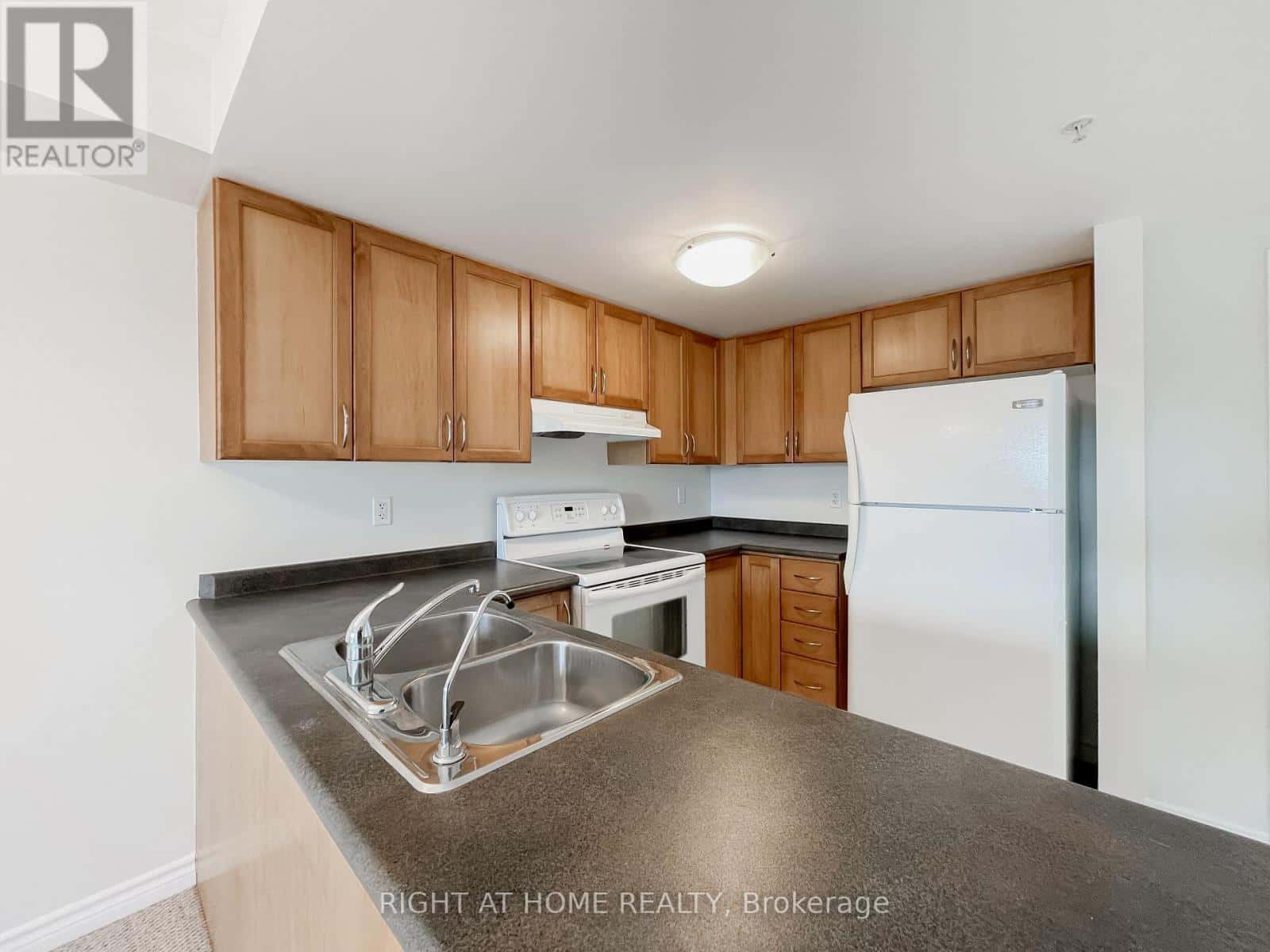 Guelph (Pineridge/Westminster Woods) — Guelph (Pineridge/Westminster Woods) - Photo 4 of 18