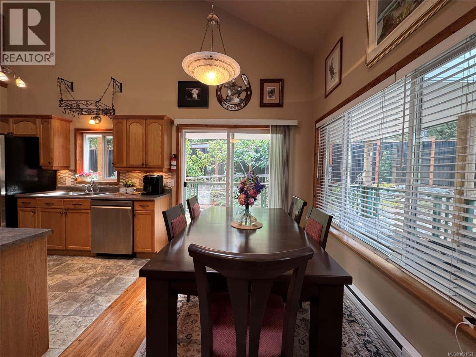 714 Charter Rd — Mayne Island, British Columbia - Photo 4 of 40