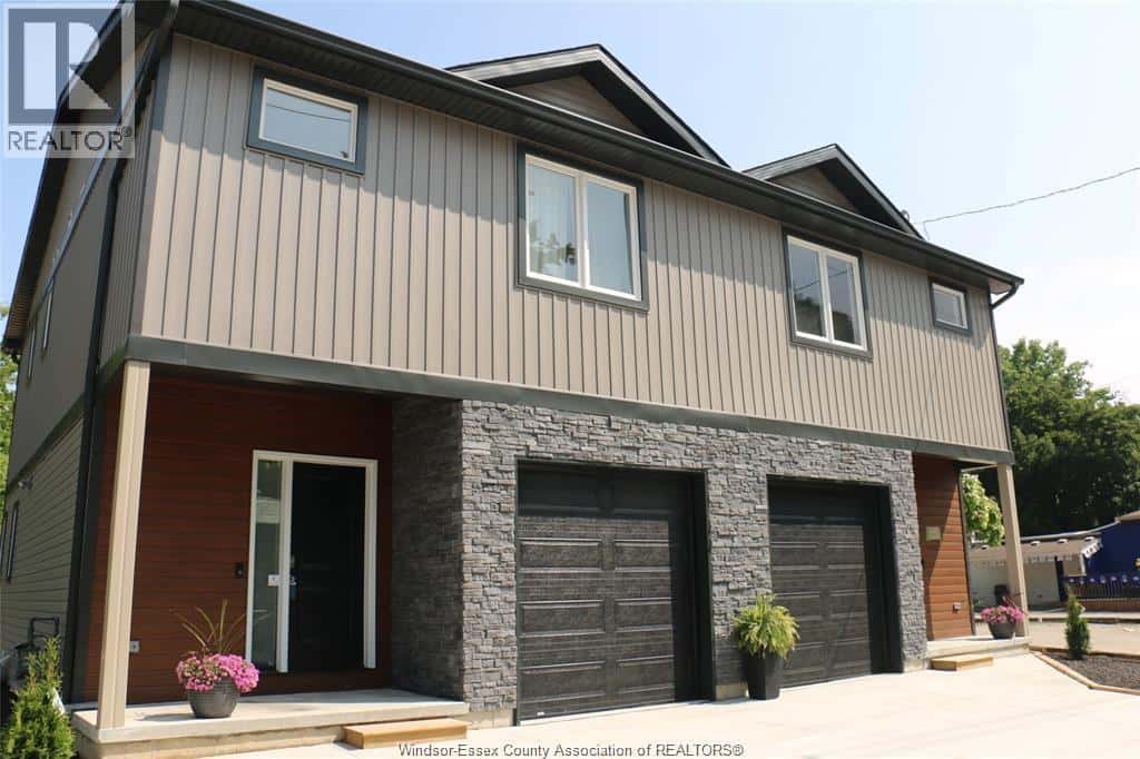 105 KING Street East