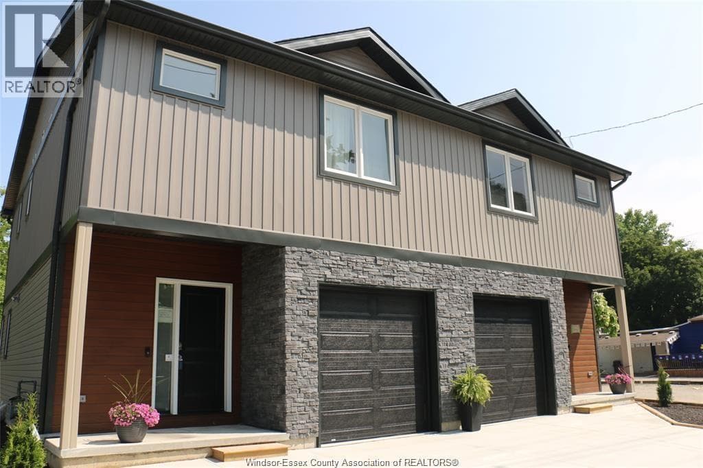 105 KING STREET East — Chatham, Ontario - Main photo