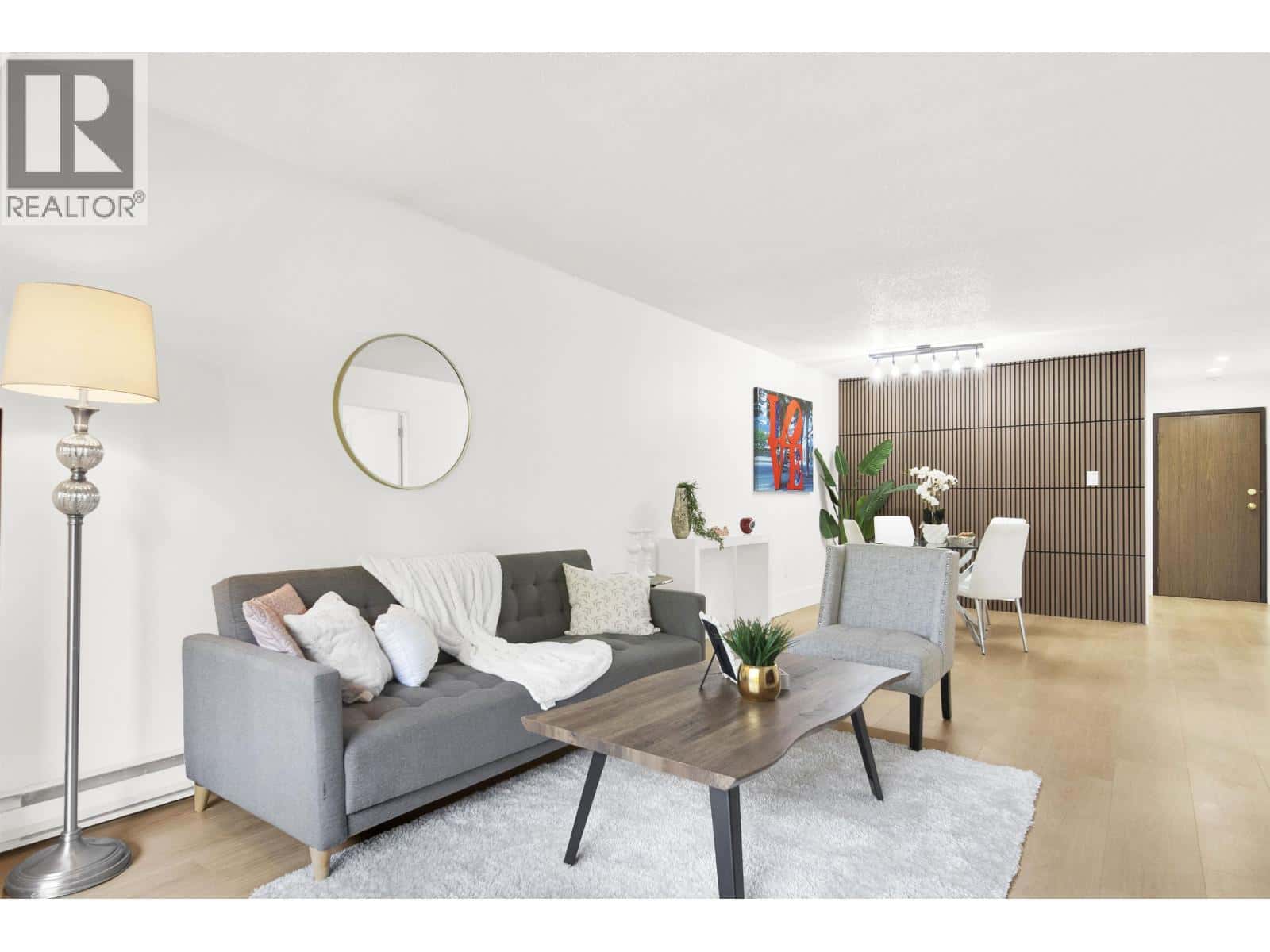 207 37 AGNES STREET — New Westminster, British Columbia - Photo 2 of 30