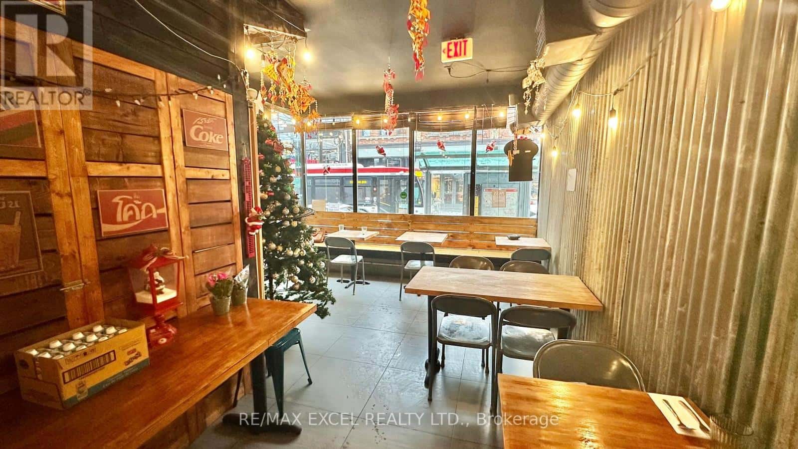 580 QUEEN STREET W — Toronto (Kensington-Chinatown) - Photo 5 of 12