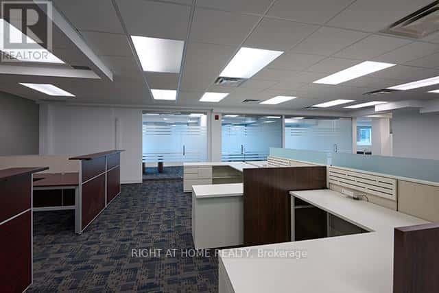 500 - 170 SHEPPARD AVENUE E — Toronto (Willowdale East) - Photo 2 of 6