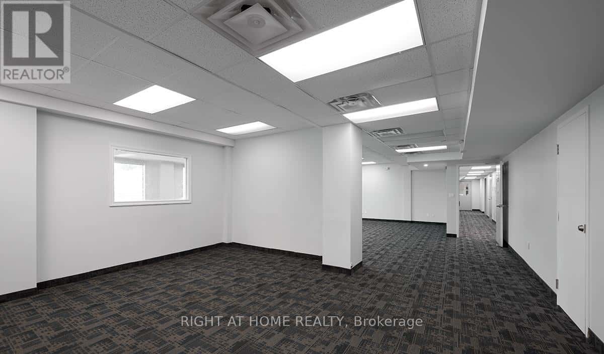 304 - 170 SHEPPARD AVENUE E — Toronto (Willowdale East) - Photo 2 of 4