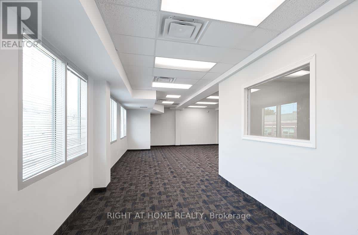 304 - 170 SHEPPARD AVENUE E — Toronto (Willowdale East) - Photo 3 of 4