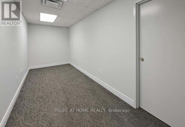 303 - 170 SHEPPARD AVENUE E — Toronto (Willowdale East) - Photo 2 of 4