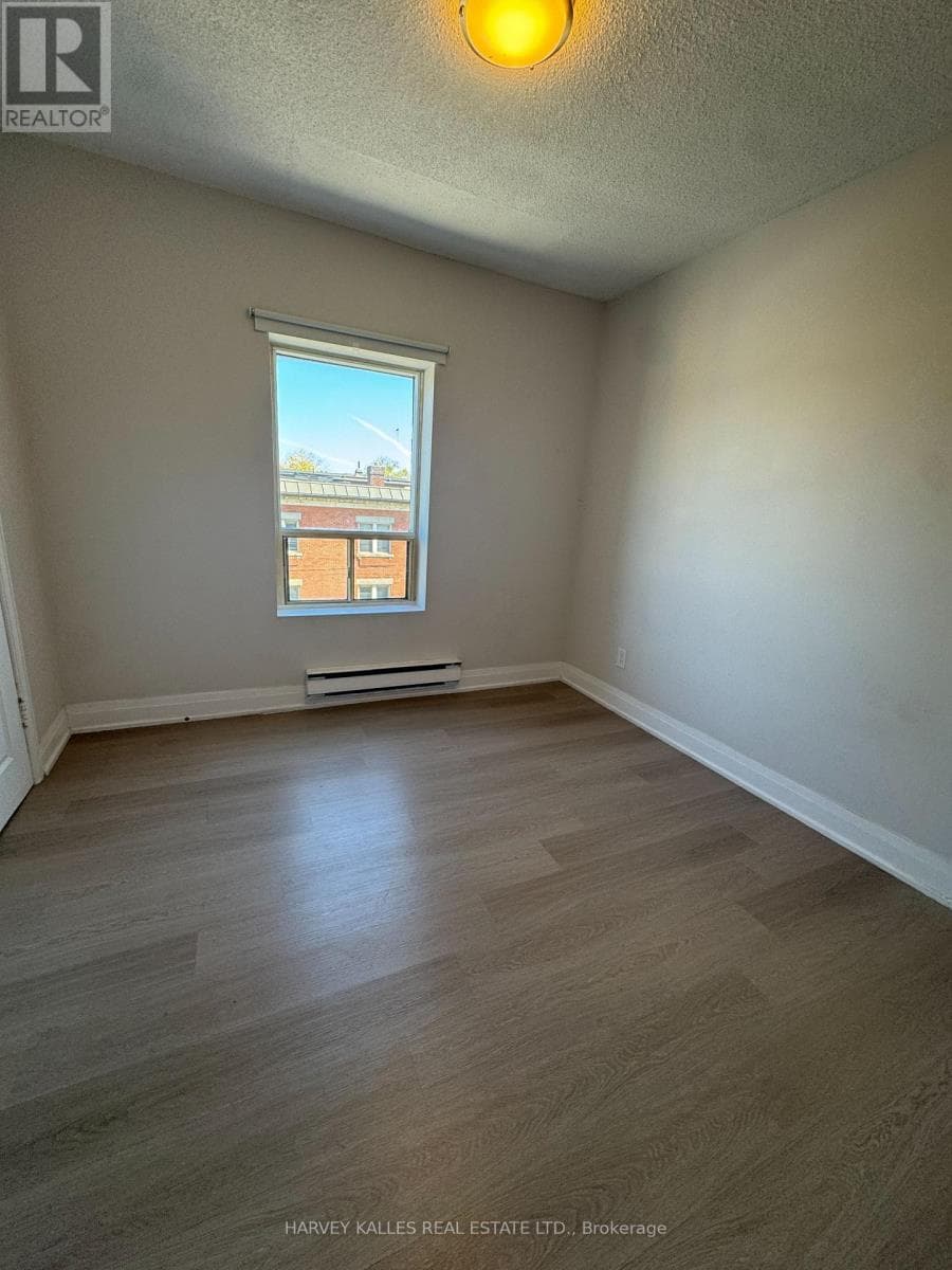 6 - 98 NORTHCLIFFE BOULEVARD — Toronto (Oakwood Village) - Main photo