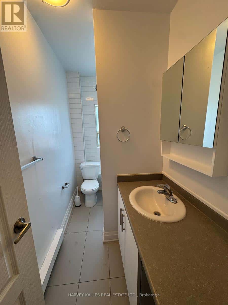 6 - 98 NORTHCLIFFE BOULEVARD — Toronto (Oakwood Village) - Photo 2 of 7