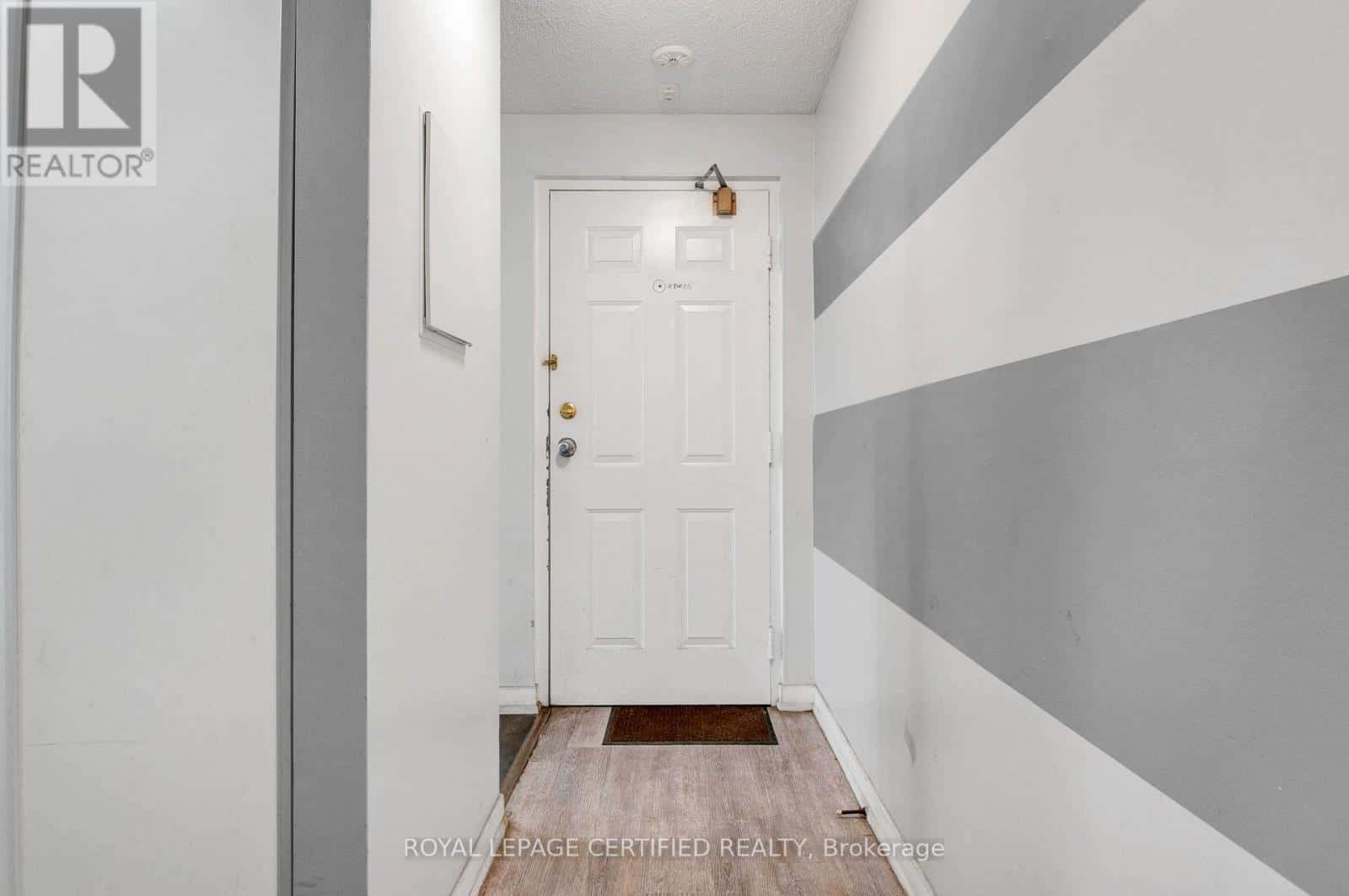 301 - 626 FIRST STREET — London East (East H), Ontario - Photo 4 of 26