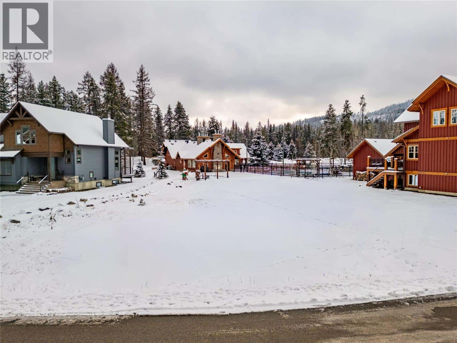 100 KODIAK Crescent — Kimberley, British Columbia - Photo 2 of 15