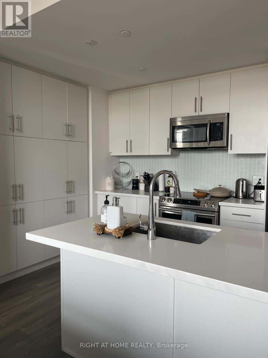 Innisfil — Innisfil - Photo 2 of 11