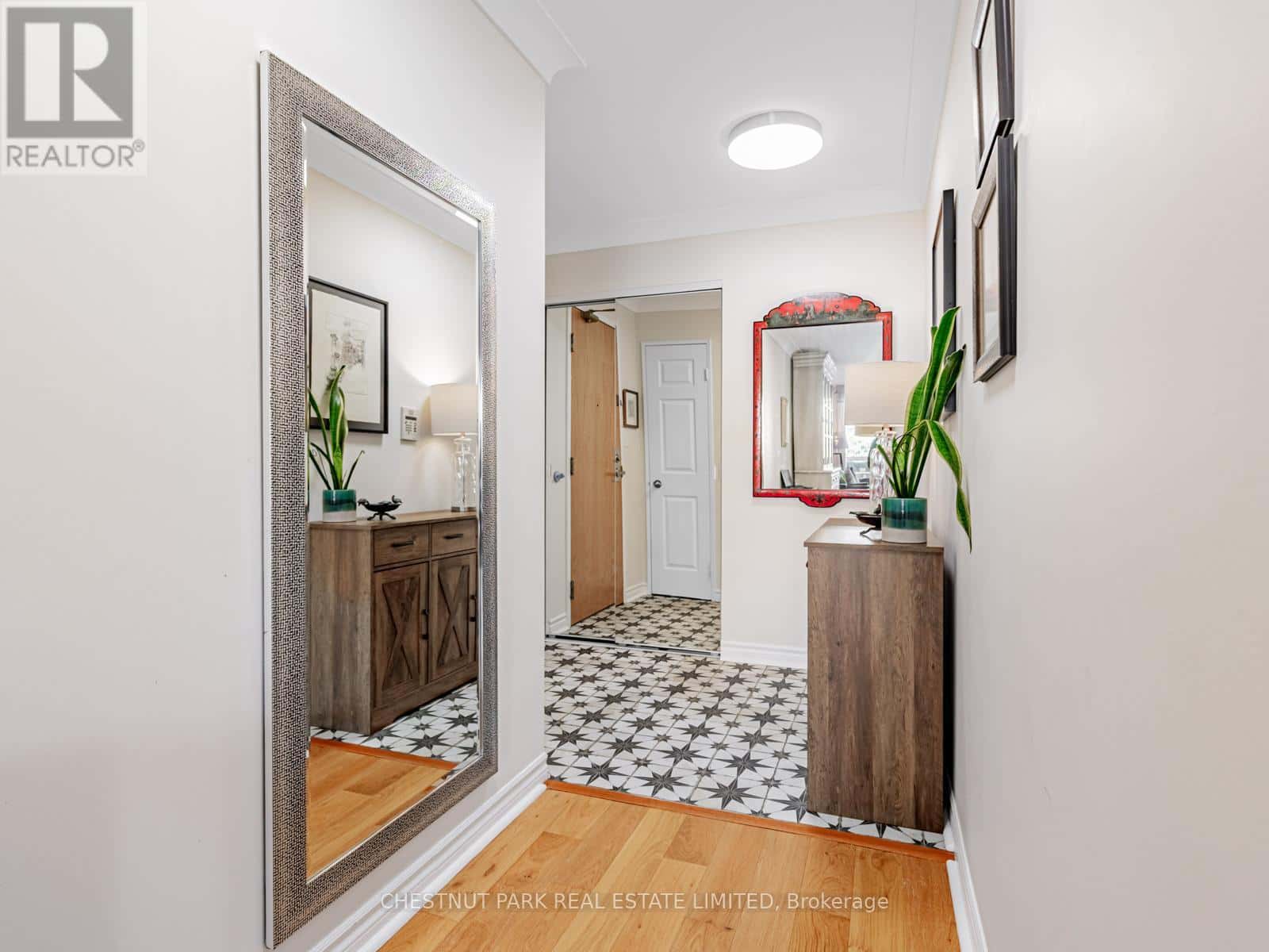 505 - 253 MERTON STREET — Toronto (Mount Pleasant West), Ontario - Photo 3 of 40