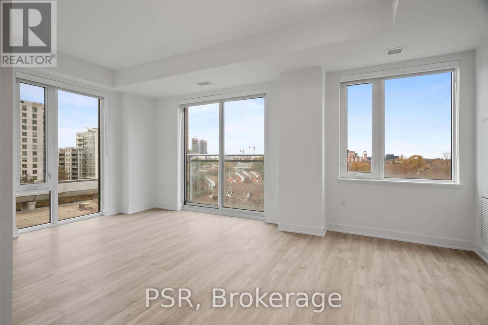 Toronto (Dovercourt-Wallace Emerson-Junction) — Toronto (Dovercourt-Wallace Emerson-Junction) - Photo 2 of 46