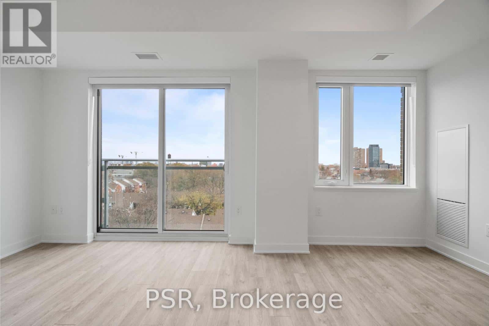 Toronto (Dovercourt-Wallace Emerson-Junction) — Toronto (Dovercourt-Wallace Emerson-Junction) - Photo 3 of 46