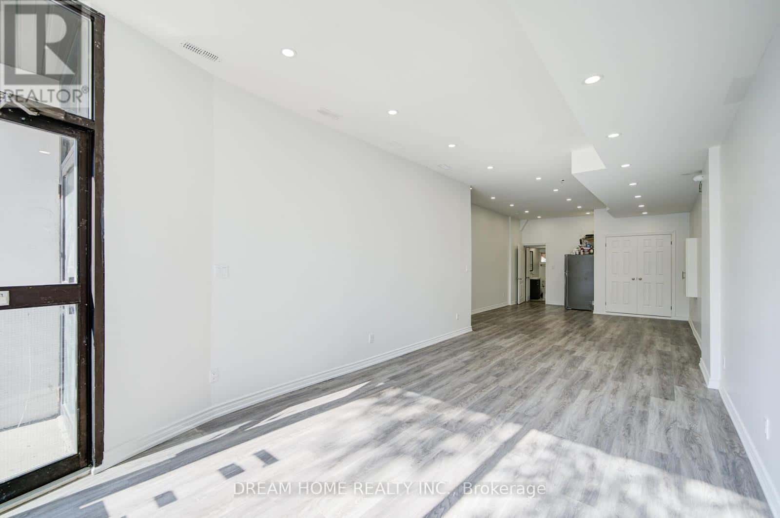 1015 - 1015 WESTON ROAD — Toronto (Weston) - Photo 5 of 25