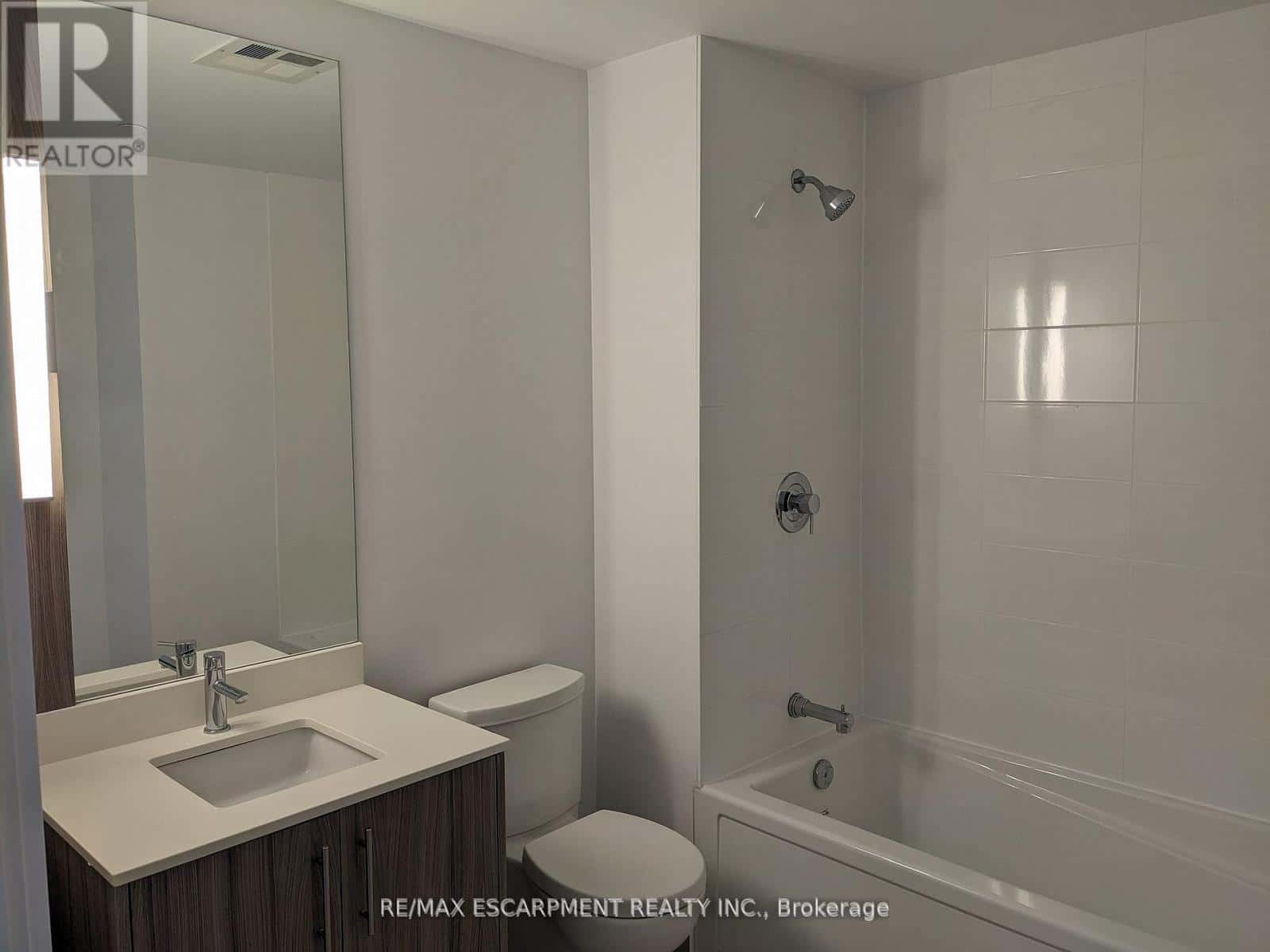 Brampton (Northwest Brampton) — Brampton (Northwest Brampton) - Photo 4 of 16