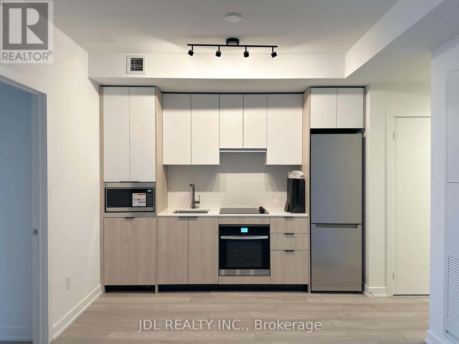 Toronto (Islington-City Centre West) — Toronto (Islington-City Centre West) - Photo 2 of 11