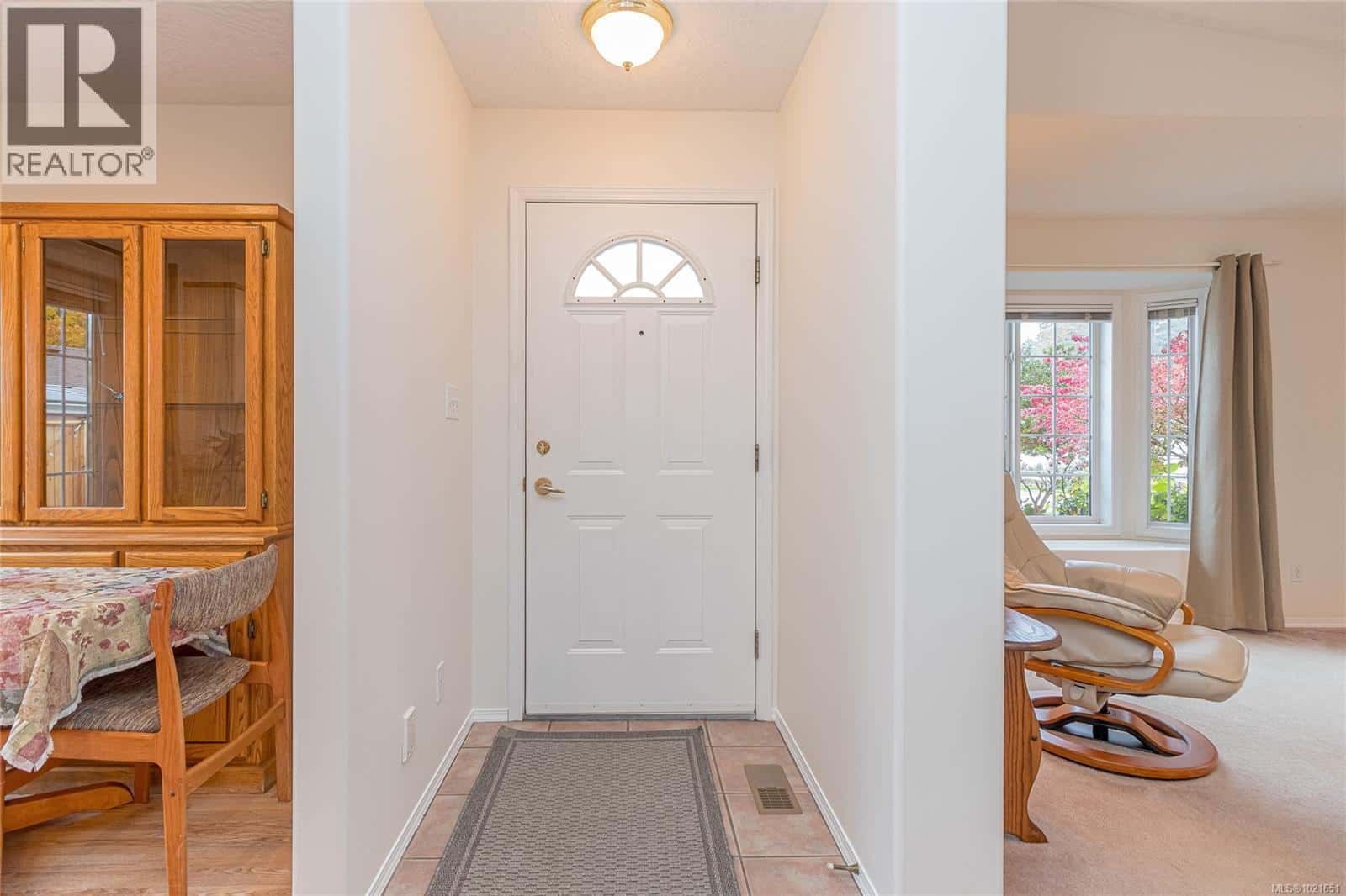 39 Eagle Lane — View Royal, British Columbia - Photo 5 of 30