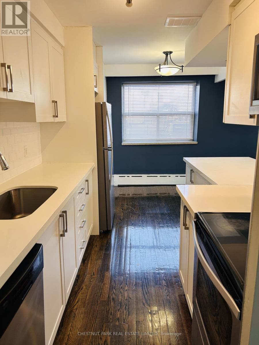 Toronto (Mimico) — Toronto (Mimico) - Main photo