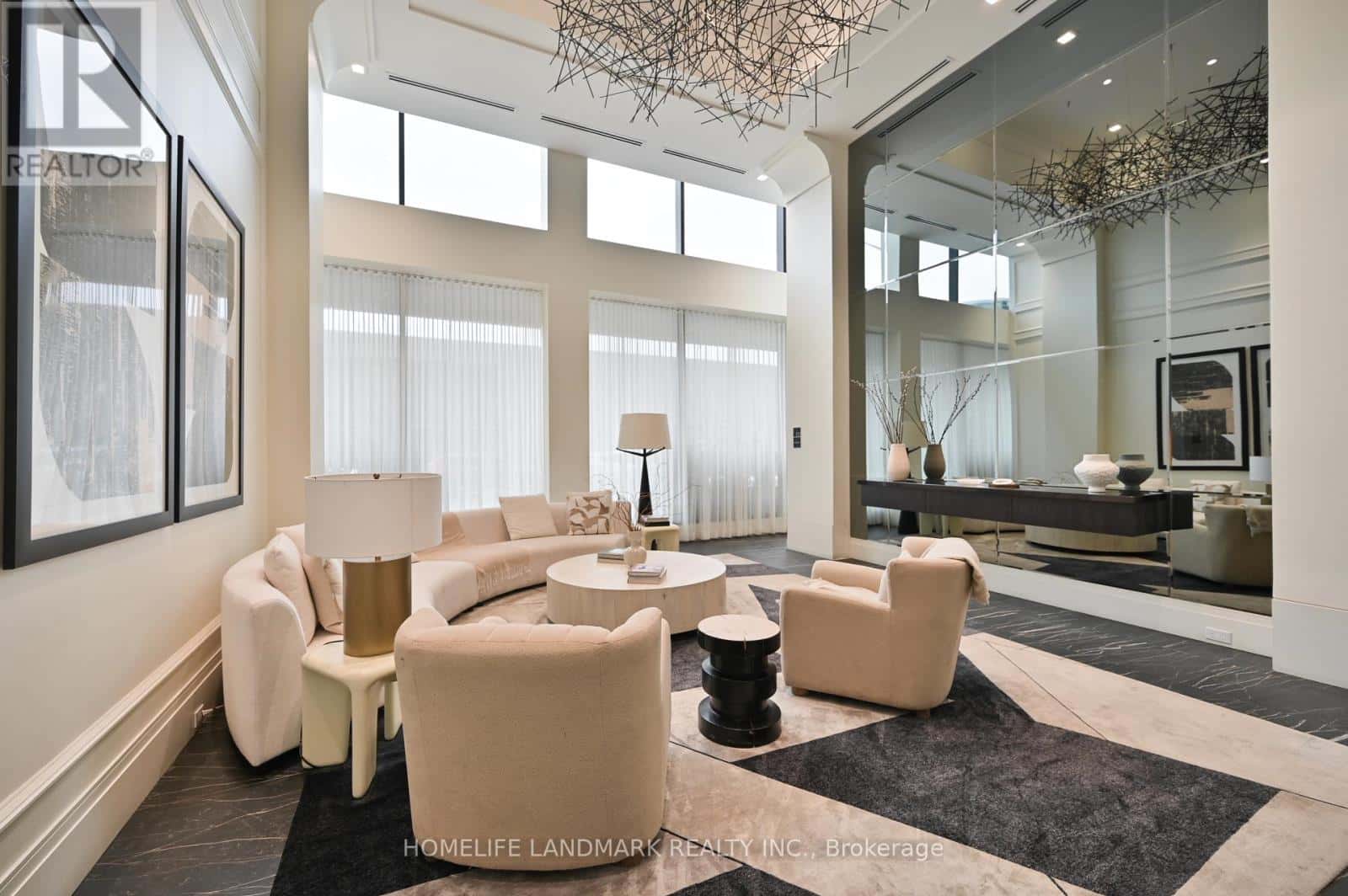 814 - 33 FREDERICK TODD WAY — Toronto (Thorncliffe Park), Ontario - Photo 4 of 34