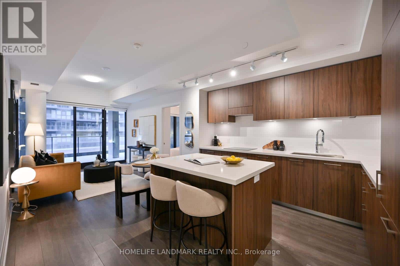 814 - 33 FREDERICK TODD WAY — Toronto (Thorncliffe Park), Ontario - Photo 5 of 34