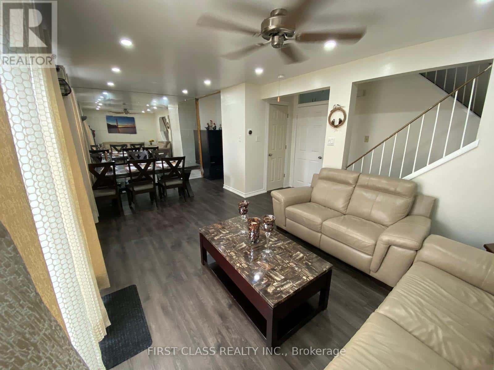 13 GREENARROW COURT — Brampton (Northgate) - Photo 2 of 10