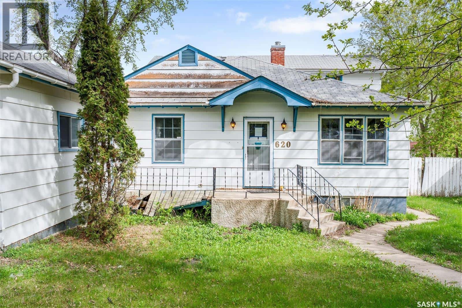 620 20th STREET W — Prince Albert, Saskatchewan - Photo 3 of 50