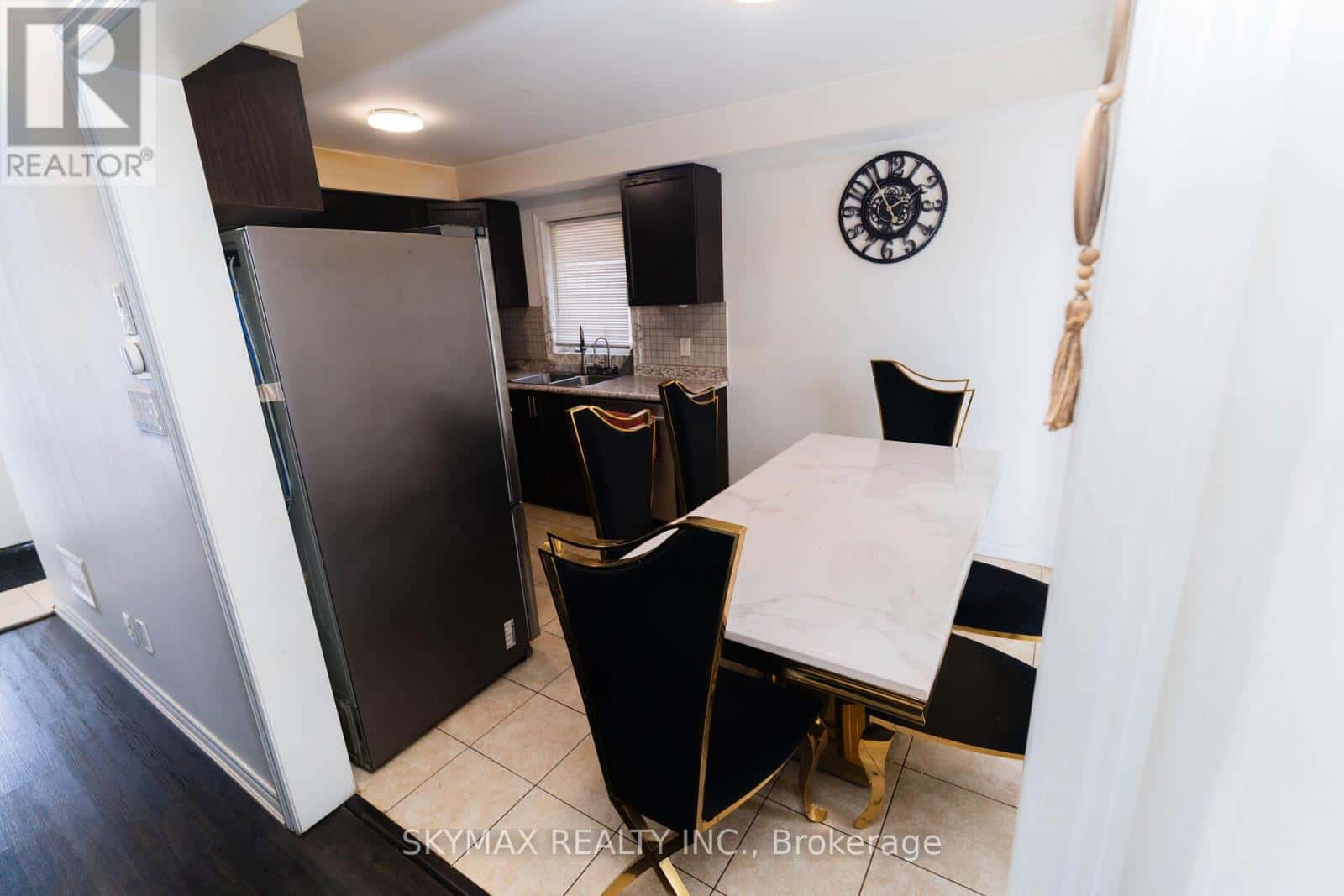 959 HANNAH AVENUE — North Perth (Listowel), Ontario - Photo 4 of 10