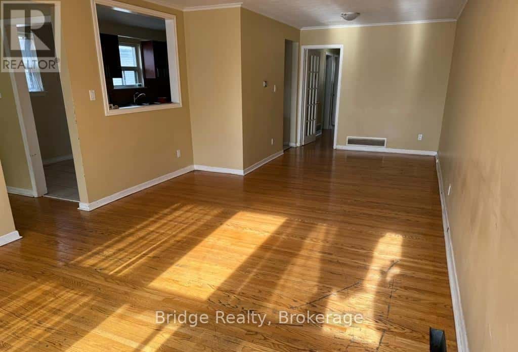 Mississauga (Malton) — Mississauga (Malton) - Photo 4 of 16