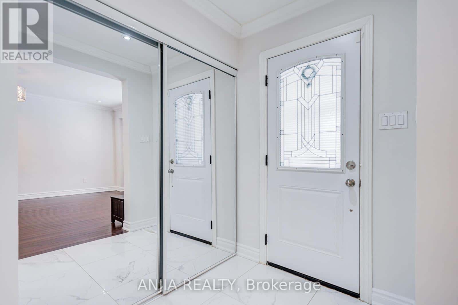 26 LONGBOW SQUARE — Toronto (Steeles), Ontario - Photo 4 of 47