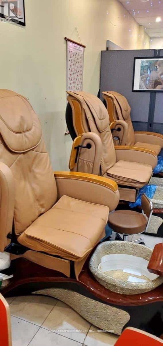 2 - 8220 BAYVIEW AVENUE — Markham (Royal Orchard) - Photo 3 of 14