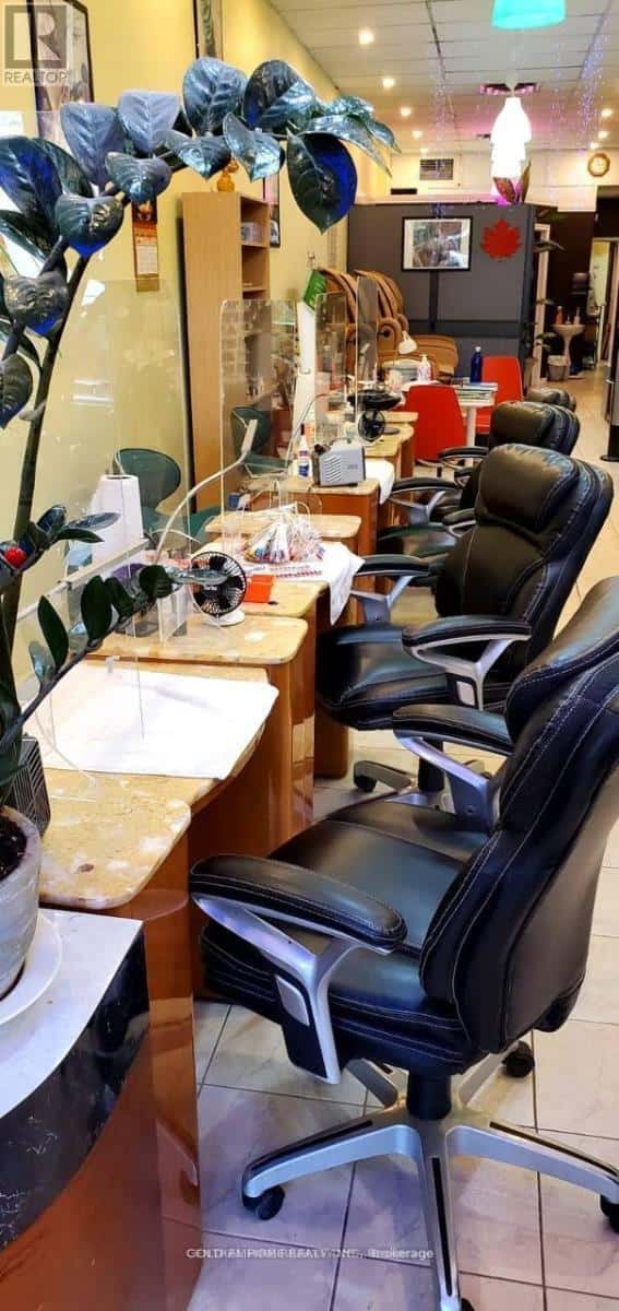 2 - 8220 BAYVIEW AVENUE — Markham (Royal Orchard) - Photo 5 of 14