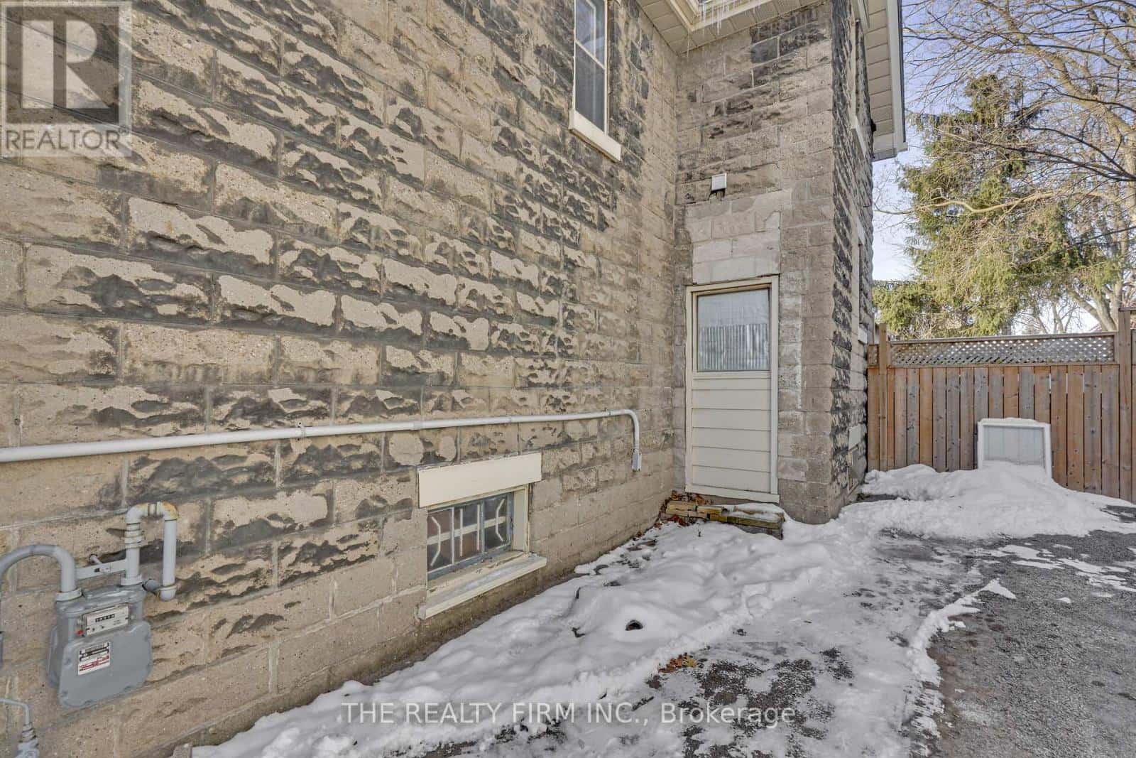 924 PRINCESS AVENUE — London East (East G), Ontario - Photo 4 of 41