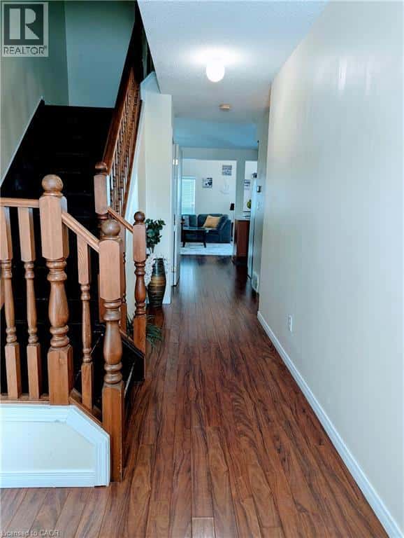 520 CHABLIS Drive — Waterloo, Ontario - Photo 2 of 27