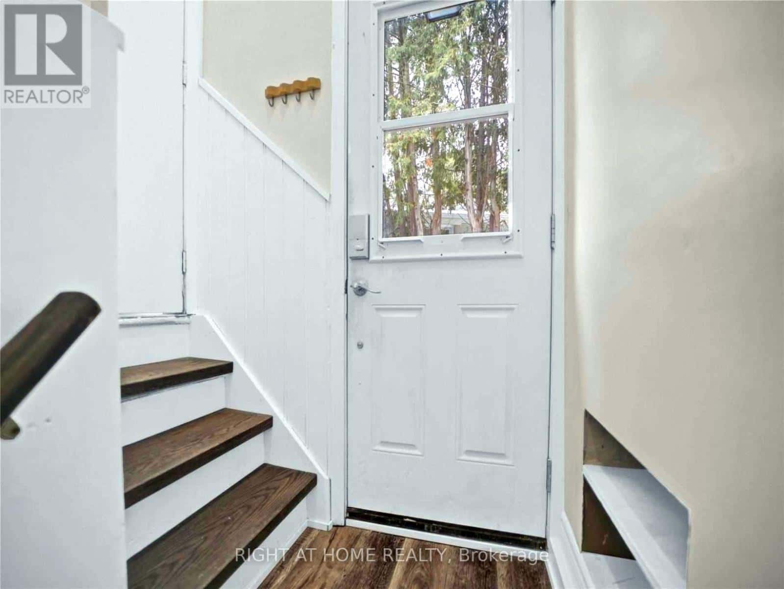 Newmarket (Bristol-London) — Newmarket (Bristol-London) - Photo 3 of 12