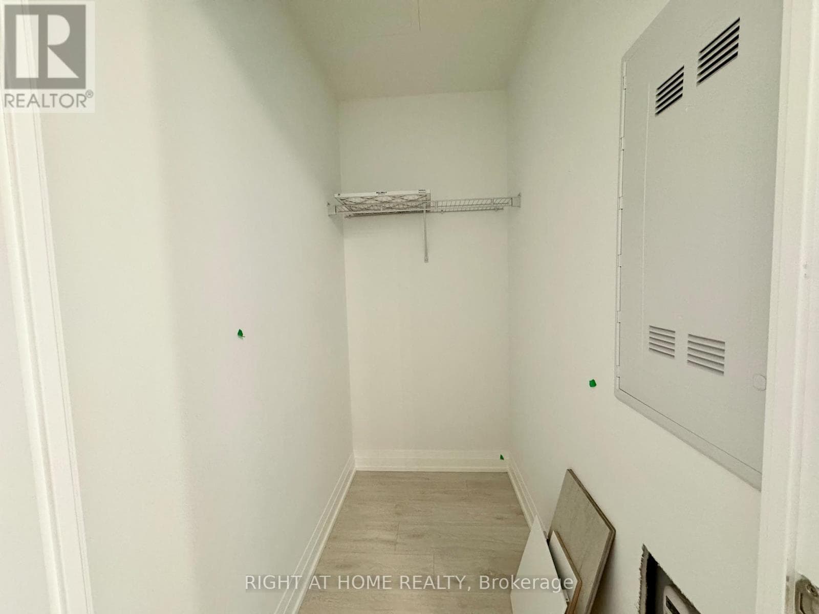 Oakville (JM Joshua Meadows) — Oakville (JM Joshua Meadows) - Main photo