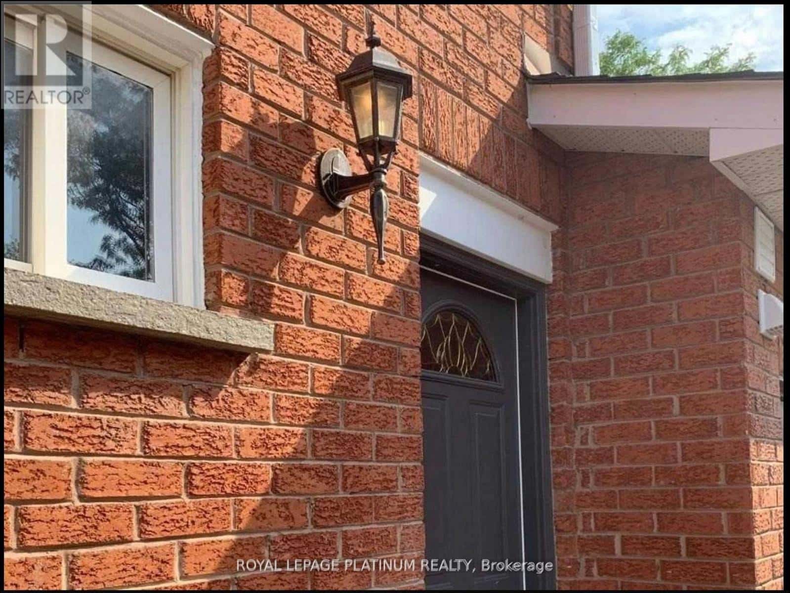 Mississauga (East Credit) — Mississauga (East Credit) - Photo 3 of 11