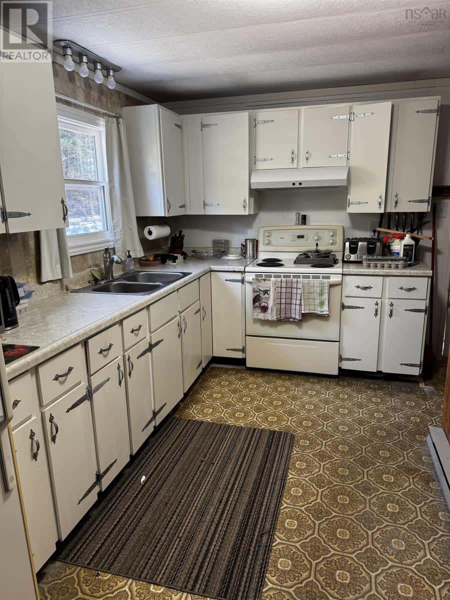 3818 316 Highway — Cole Harbour, Nova Scotia - Photo 4 of 26