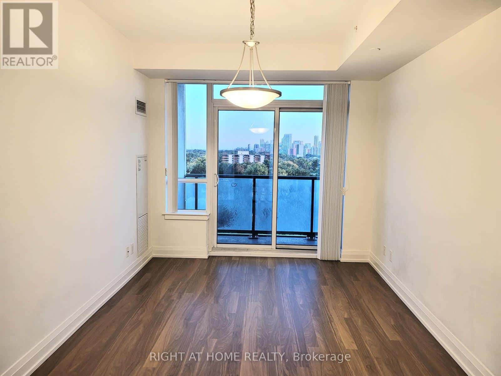 Markham (Grandview) — Markham (Grandview) - Photo 4 of 9