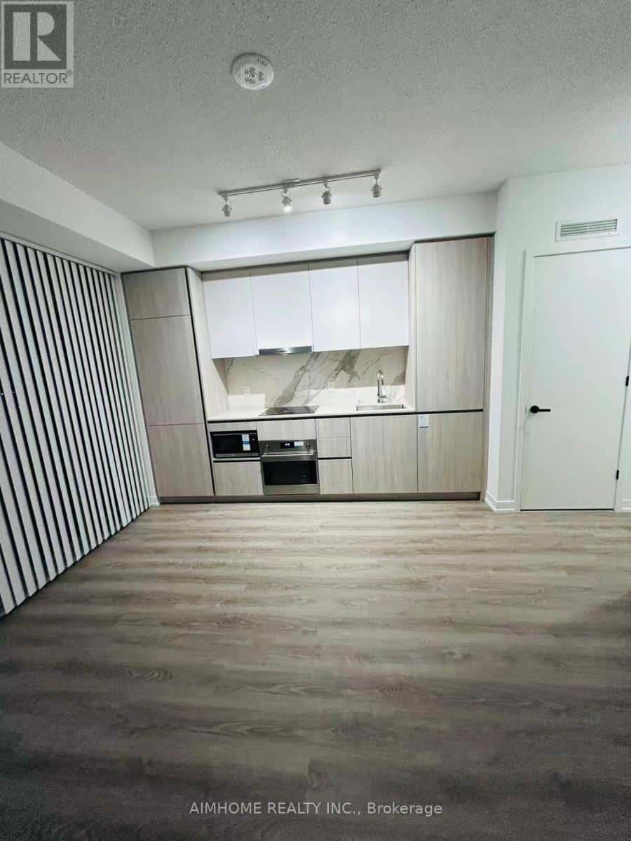 2906 - 8 INTERCHANGE WAY — Vaughan (Vaughan Corporate Centre) - Photo 5 of 14