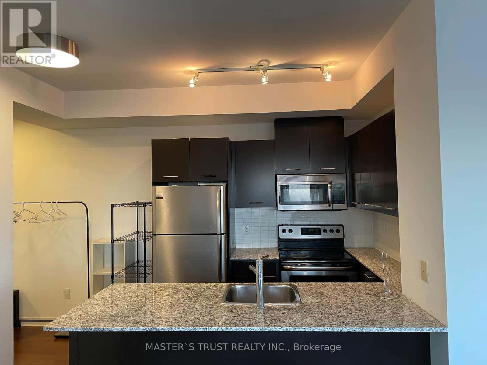 Mississauga (City Centre) — Mississauga (City Centre) - Photo 3 of 14