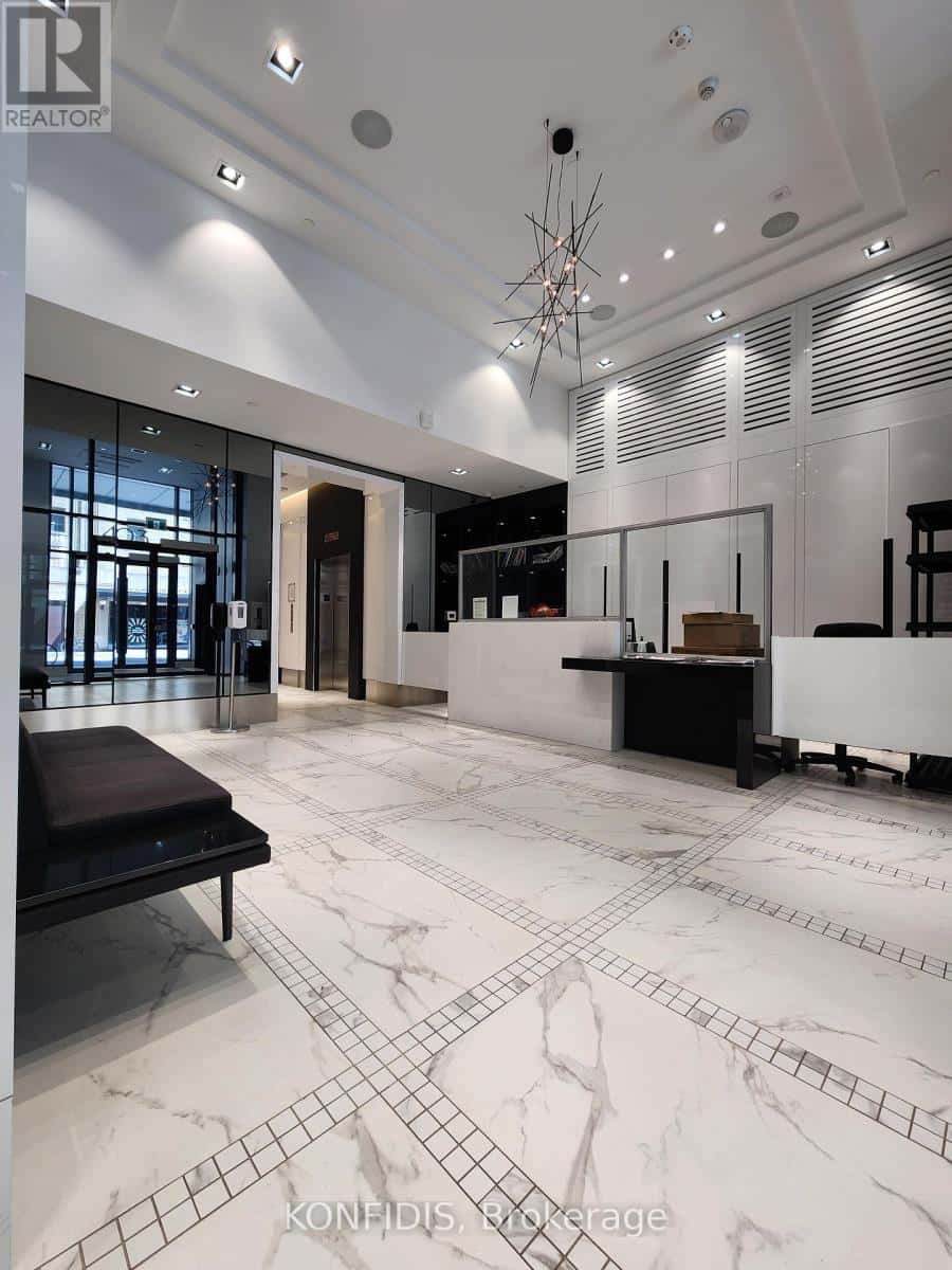 Toronto (Church-Yonge Corridor) — Toronto (Church-Yonge Corridor) - Photo 3 of 17